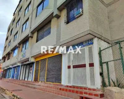 AMPLIO Y FUNCIONAL LOCAL COMERCIAL PORLAMAR - 2