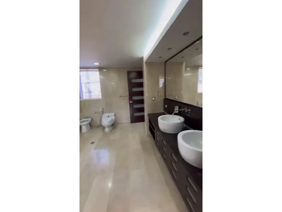 Vendo casa 1026m2 6h/5b/10p Cumbres de Curumo 8880 - 13