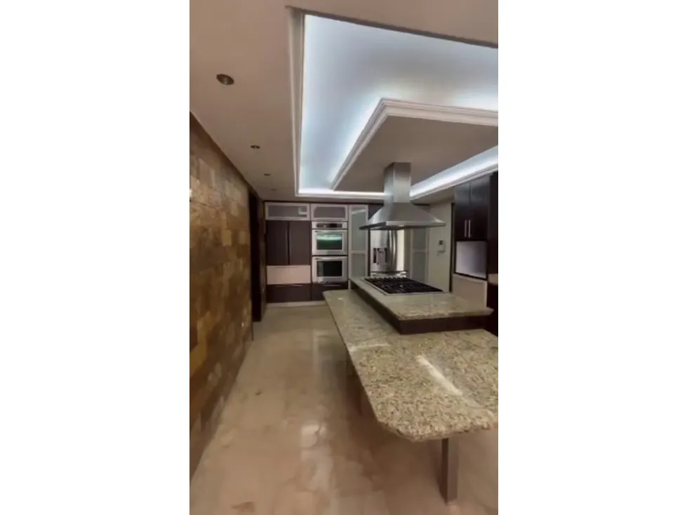 Vendo casa 1026m2 6h/5b/10p Cumbres de Curumo 8880 - 9