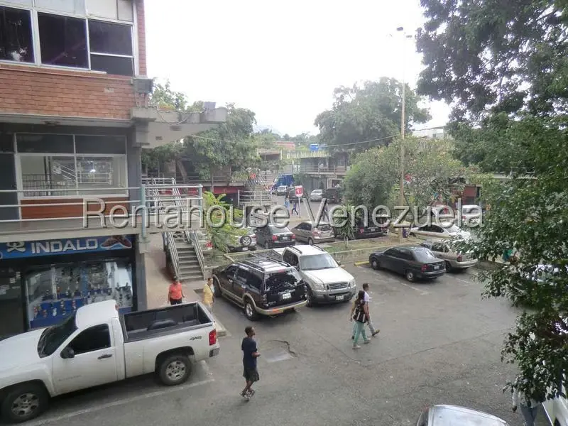 Local Comercial en Alquiler en Menca de Leoni, Miranda - 9