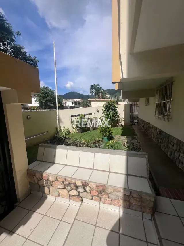 Remodelado Apartamento En Venta En La Trigaleña - 3
