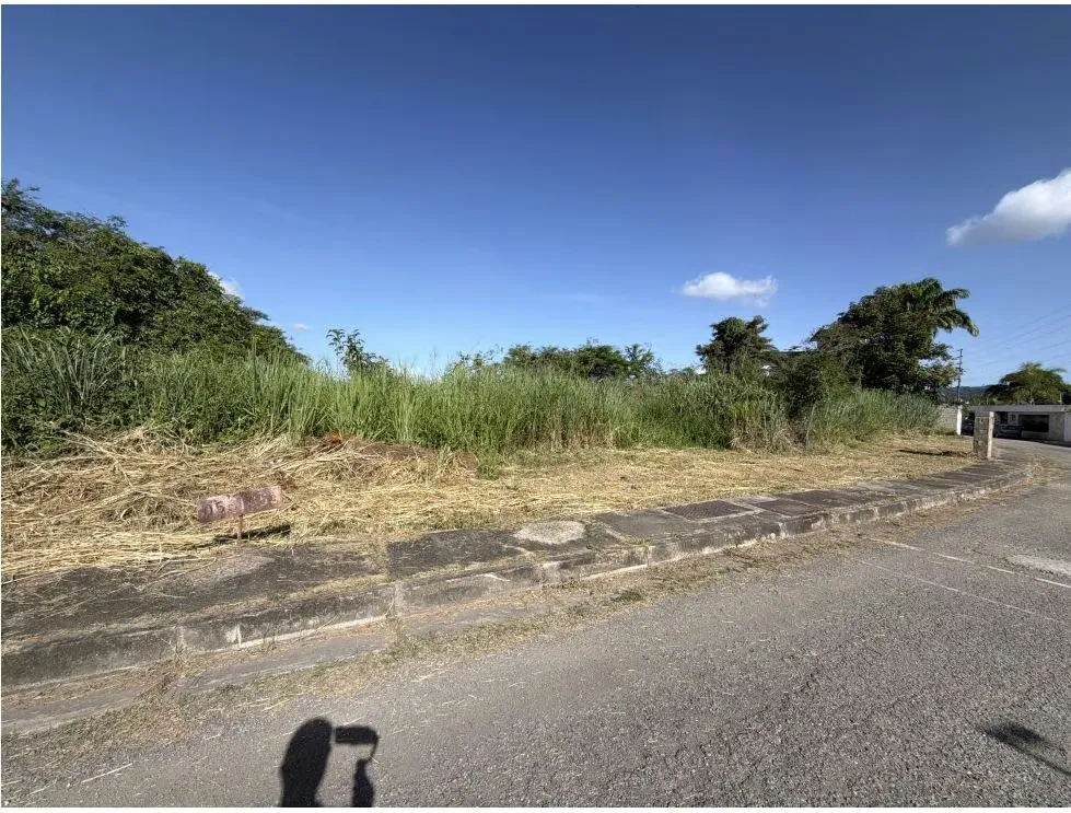 Vendo terreno 1891m2 Bosques de La Lagunita 1702 - 2
