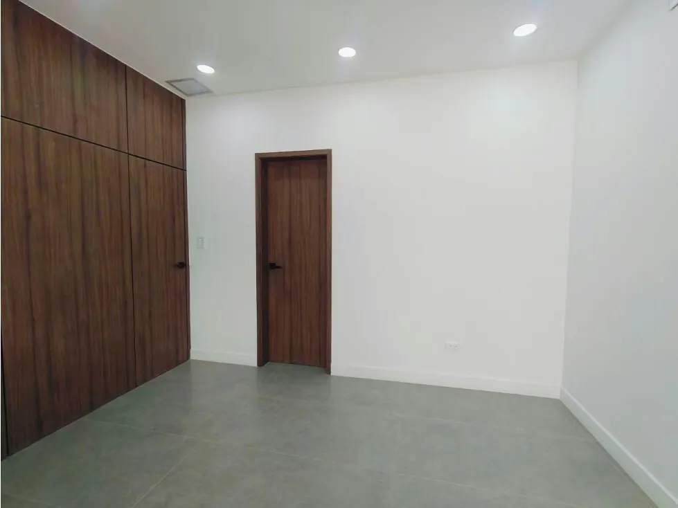 CASA COLINAS DE BELLO MONTE 1.240 M2 DE TRES NIVELES MAS TERRAZA - 22