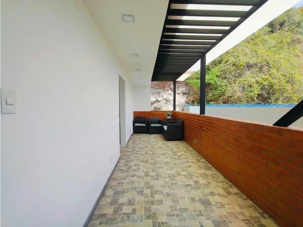 CASA COLINAS DE BELLO MONTE 1.240 M2 DE TRES NIVELES MAS TERRAZA - 24