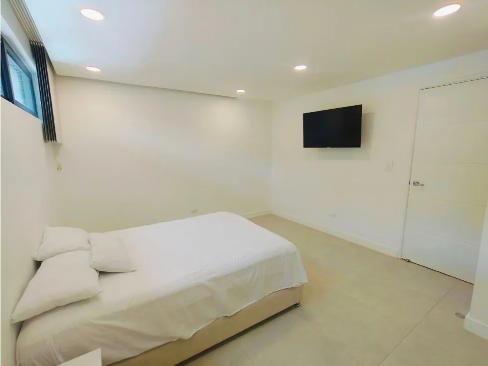 CASA COLINAS DE BELLO MONTE 1.240 M2 DE TRES NIVELES MAS TERRAZA - 35