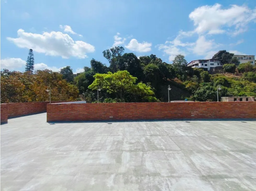 CASA COLINAS DE BELLO MONTE 1.240 M2 DE TRES NIVELES MAS TERRAZA - 44