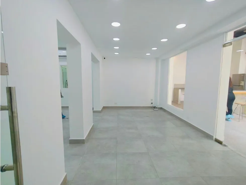 CASA COLINAS DE BELLO MONTE 1.240 M2 DE TRES NIVELES MAS TERRAZA - 8