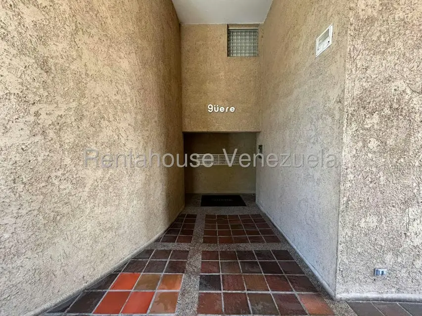 Apartamento (1 Nivel) en Venta en Los Samanes, Distrito Metropolitano - 2