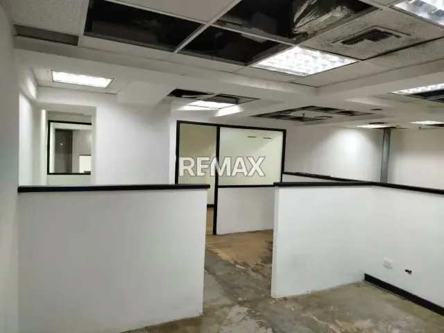 Amplio y Estratégico LOCAL 380m2 en dos niveles. La Urbina - 19