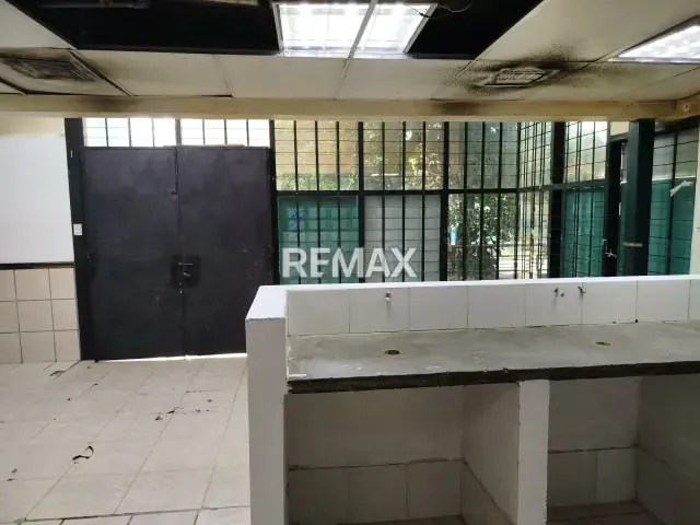 Amplio y Estratégico LOCAL 380m2 en dos niveles. La Urbina - 5