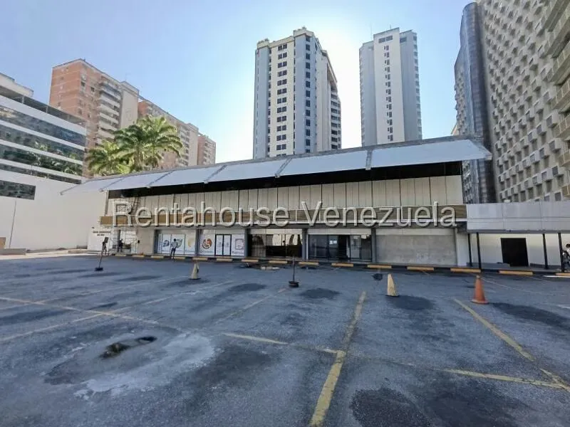 Local Comercial en Alquiler en El Recreo, Distrito Metropolitano - 2