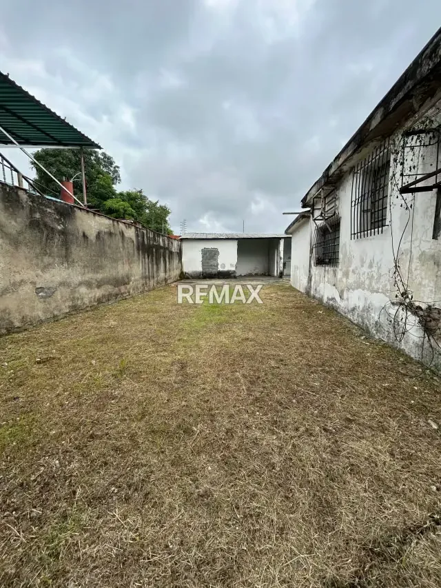 ¡OPORTUNIDAD DE INVERSIÓN! EN VENTA CASA CON POTENCIAL COMERCIAL - 8