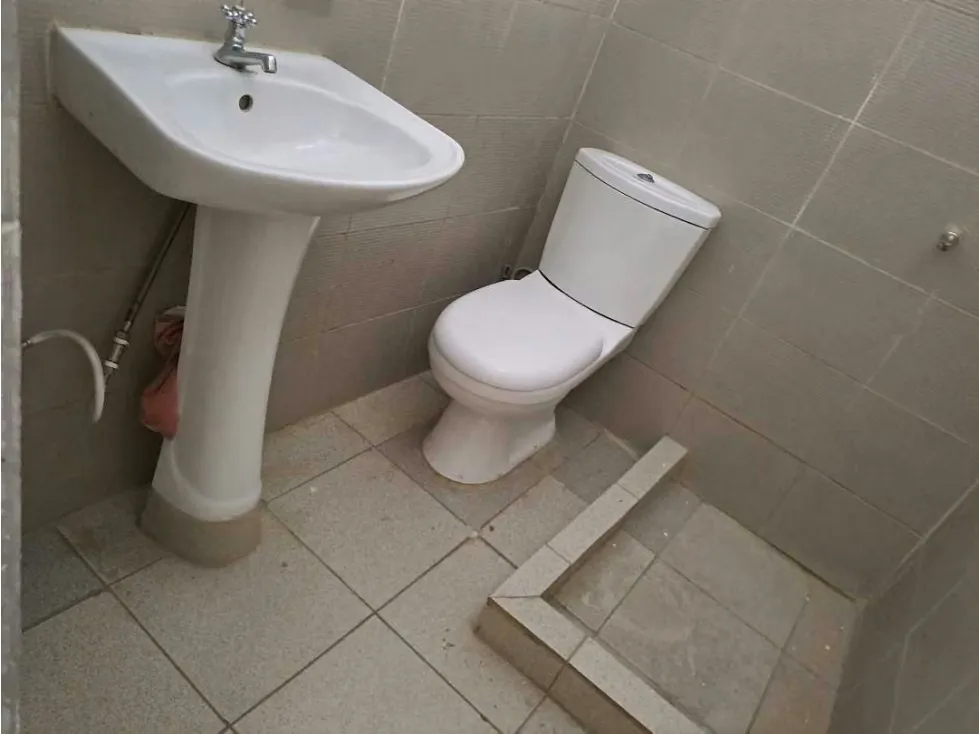 Se alquila local 645m2 El Pedregal 1502 - 11
