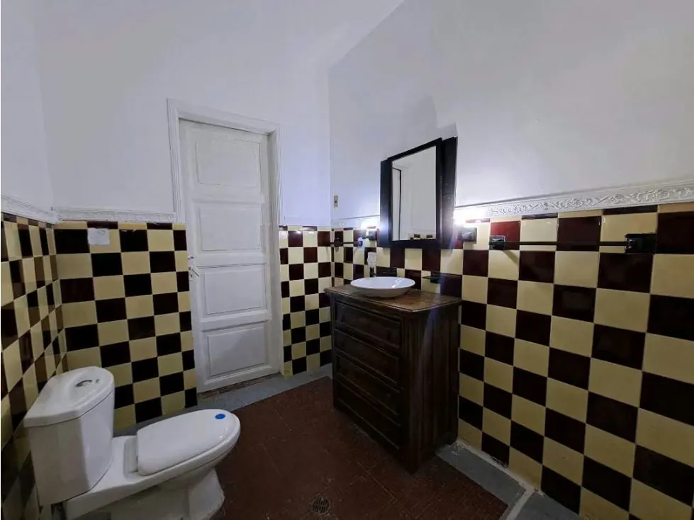 Se alquila local 645m2 El Pedregal 1502 - 19