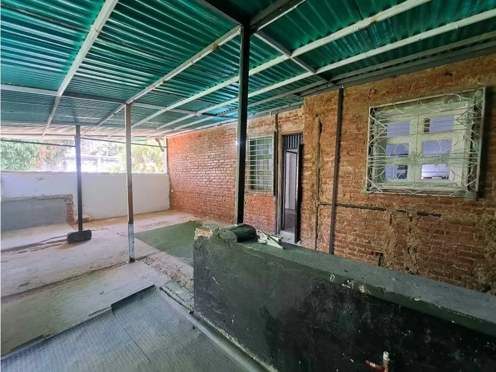 Se alquila local 645m2 El Pedregal 1502 - 20