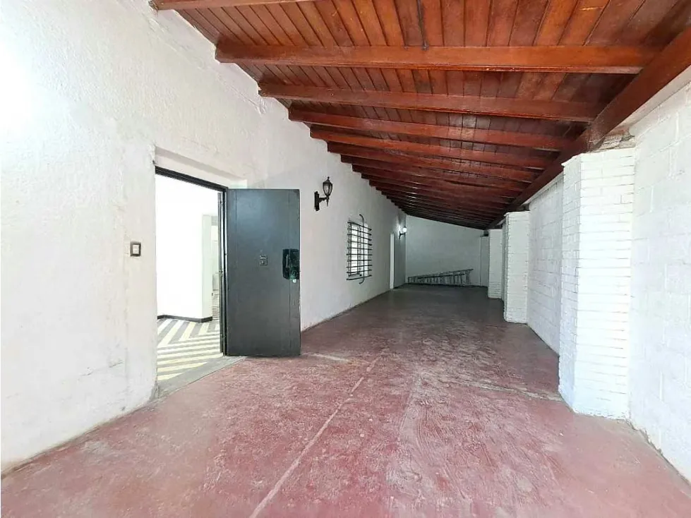 Se alquila local 645m2 El Pedregal 1502 - 21
