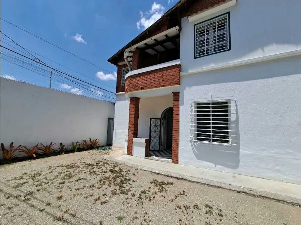 Se alquila local 645m2 El Pedregal 1502 - 3