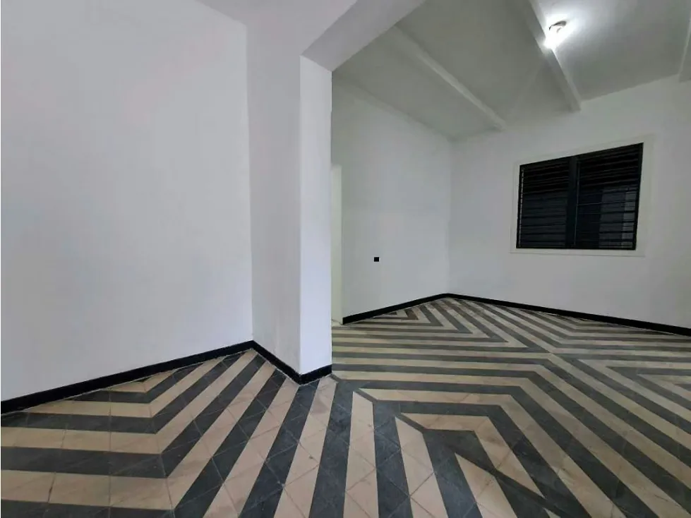 Se alquila local 645m2 El Pedregal 1502 - 8