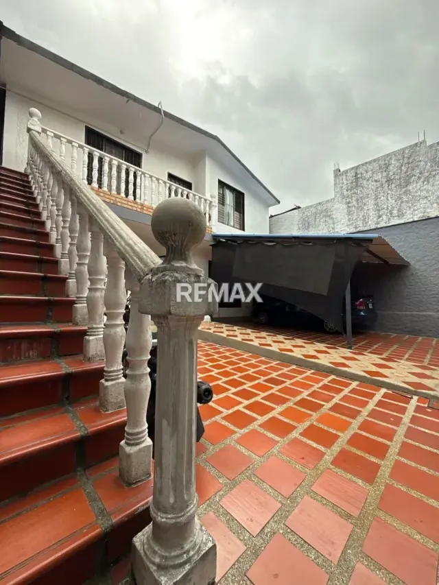 Casa y apartamento en venta, dos propiedades en una, ubicada en Cordero Avenida san Cristóbal Mendoza, Carrera 1, Sector Urbanización Andrés Bello - 4