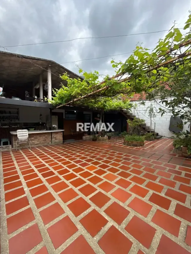 Casa y apartamento en venta, dos propiedades en una, ubicada en Cordero Avenida san Cristóbal Mendoza, Carrera 1, Sector Urbanización Andrés Bello - 6