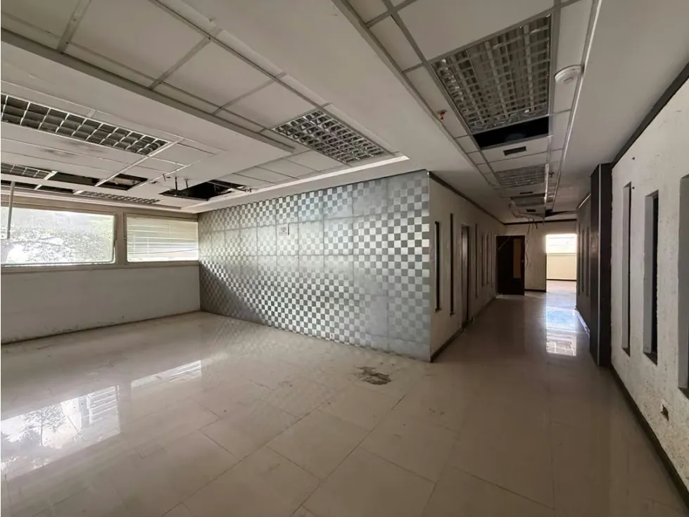 Se vende Edificio 5145m² 20p La Urbina - 28