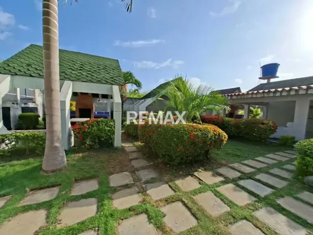 EN VENTA AMPLIO Y COMODO APARTAMENTO PLANTA BAJA EN EL CONJUNTO ALBATROZ EN LA AVENIDA SILVA DE TUCACAS - 13