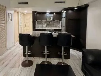 Century 21 Las Olas, ofrece en Venta apartamento en C.R Playa Mar - 2