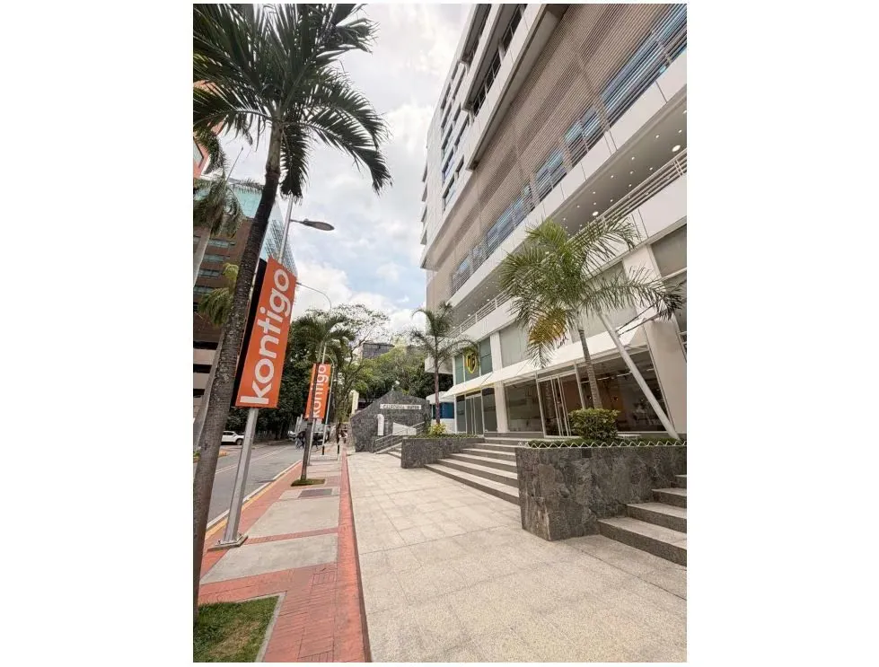 Vendo local comercial 160m2 Las Mercedes 0335