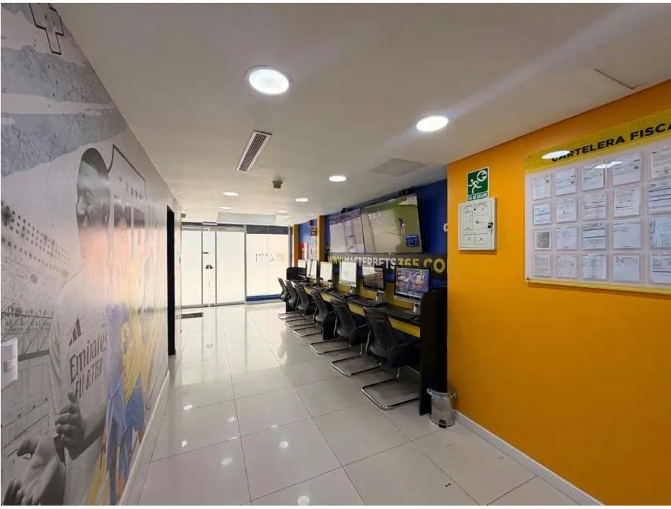 Vendo local comercial 160m2 Las Mercedes 0335 - 18