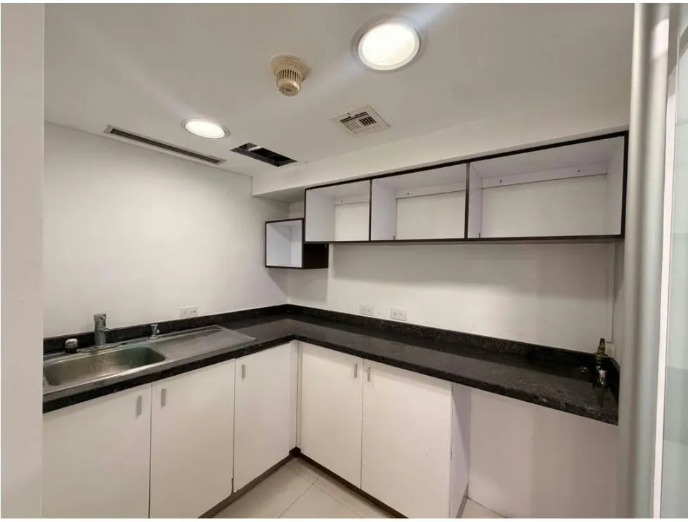 Vendo local comercial 160m2 Las Mercedes 0335 - 19