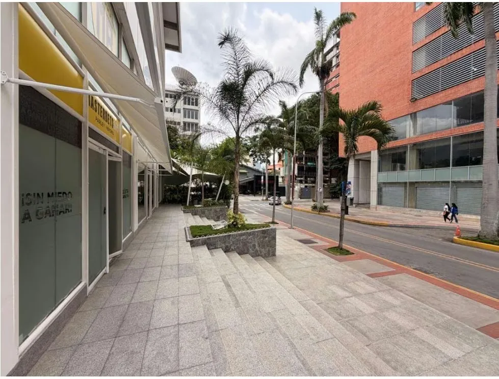Vendo local comercial 160m2 Las Mercedes 0335 - 2