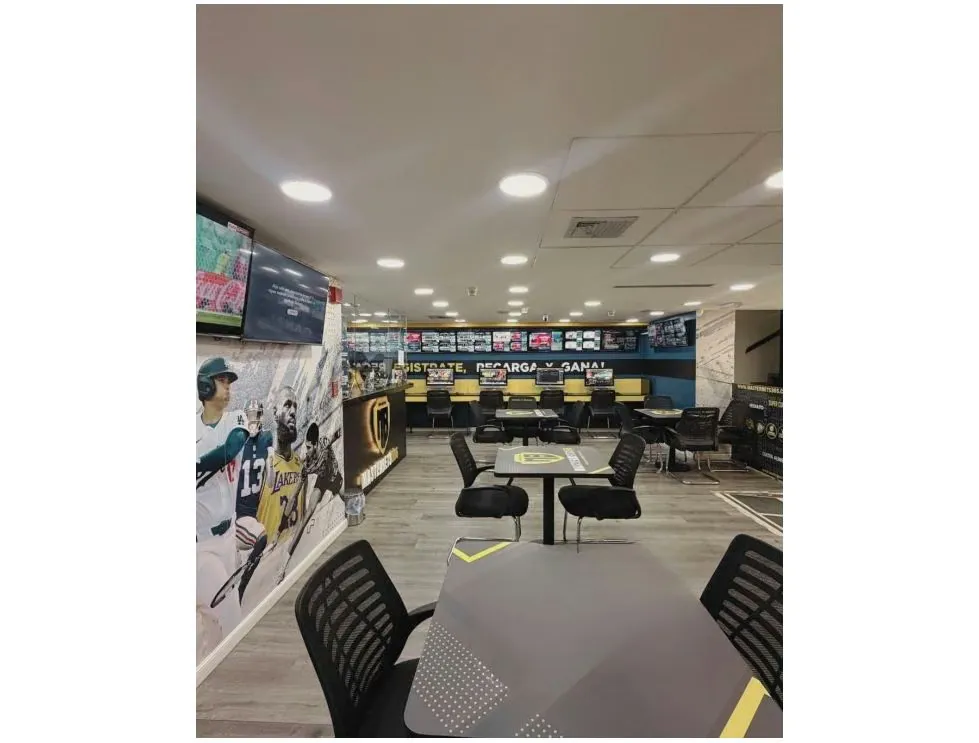 Vendo local comercial 160m2 Las Mercedes 0335 - 6