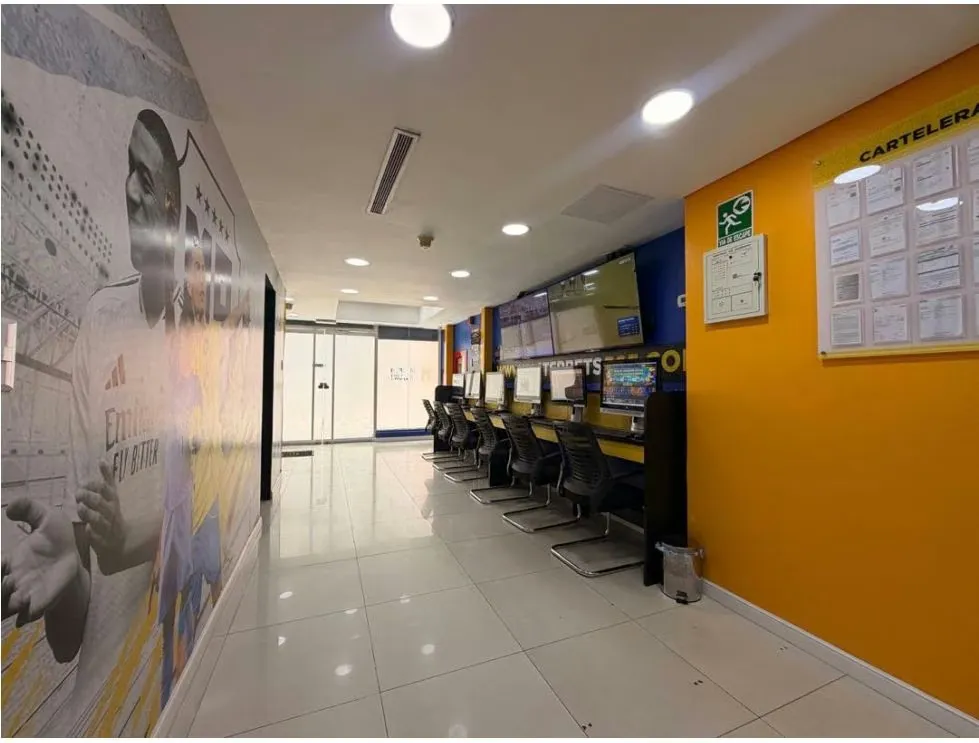Vendo local comercial 160m2 Las Mercedes 0335 - 8