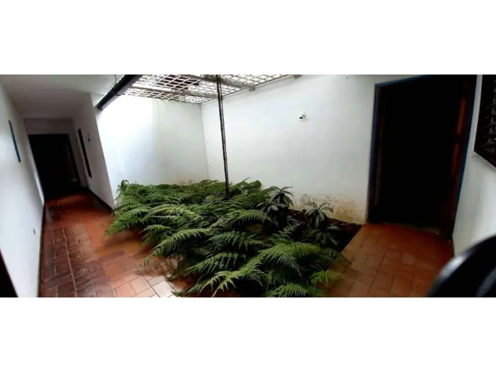 Country Club - 8