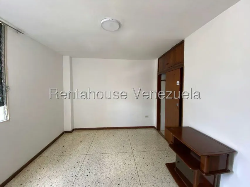 Apartamento (1 Nivel) en Alquiler en El Marques, Distrito Metropolitano - 6