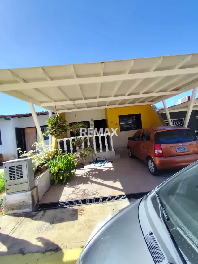 CASA EN VENTA EN LOMAS DE LA HACIENDA, SAN DIEGO