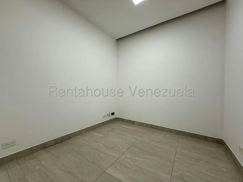 Local Comercial en Alquiler en Los Palos Grandes, Distrito Metropolitano - 16