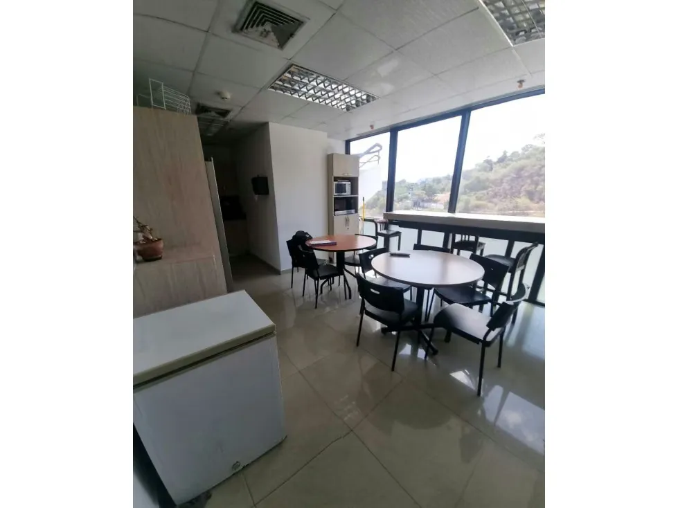 Vendo/alquilo oficina amoblada 315m2 Chuao 1050 - 12