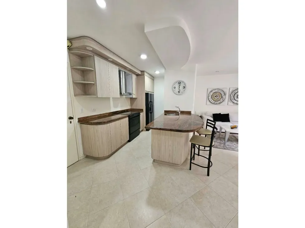 Alquilo apartamento tipo ejecutivo 56m2 El Rosal 8608