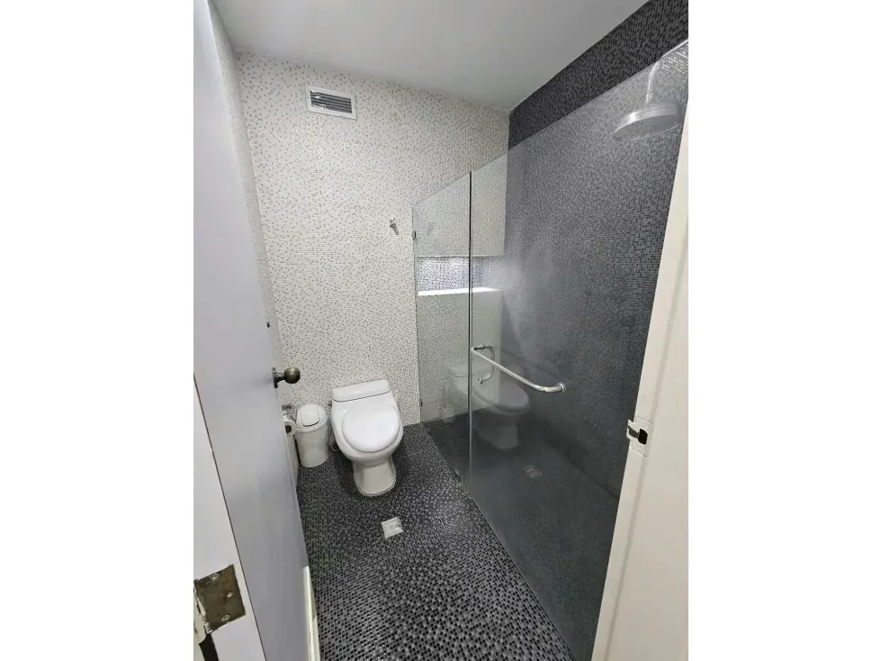 Alquilo apartamento tipo ejecutivo 56m2 El Rosal 8608 - 21