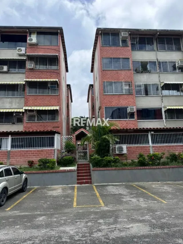 Apartamento en Venta en Terrazas del Este, Guarenas 55 m² Amoblado