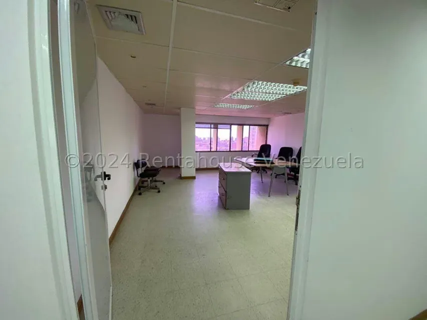 Oficina en Alquiler en 5 de Julio, Zulia - 3
