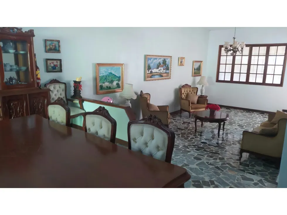 AMPLIA Y LINDA CASA EN VENTA EN COLINAS DE SANTA MÓNICA - 6