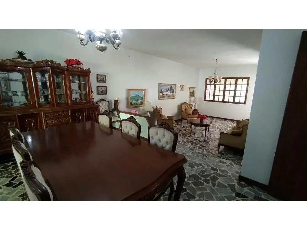 AMPLIA Y LINDA CASA EN VENTA EN COLINAS DE SANTA MÓNICA - 7
