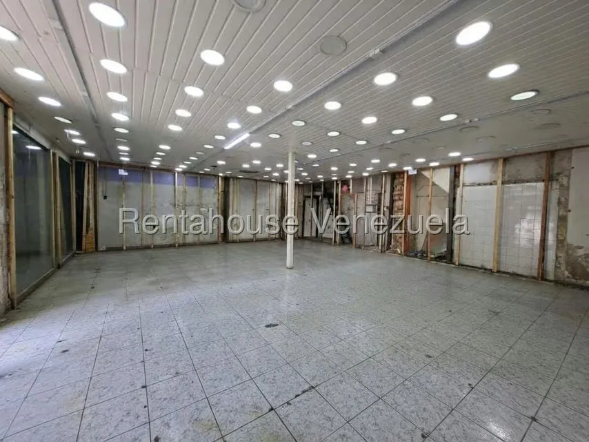 Local Comercial en Alquiler en Catia, Distrito Metropolitano - 4