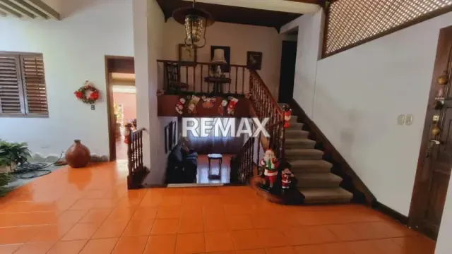 Casa en venta en la Urb. Guaparo Calle cerrada - 4