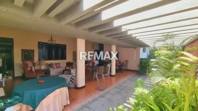 Casa en venta en la Urb. Guaparo Calle cerrada - 10