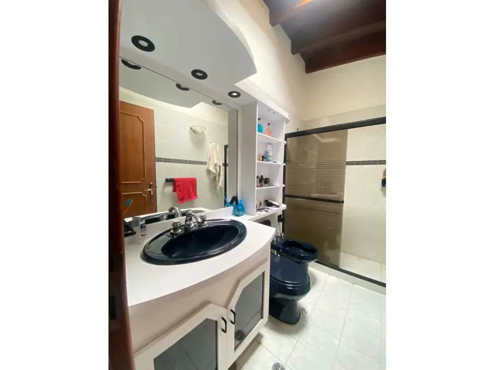 Linda Casa En Venta En Colinas de Tamanaco 630m2. 3H+S.4B.6E - 17