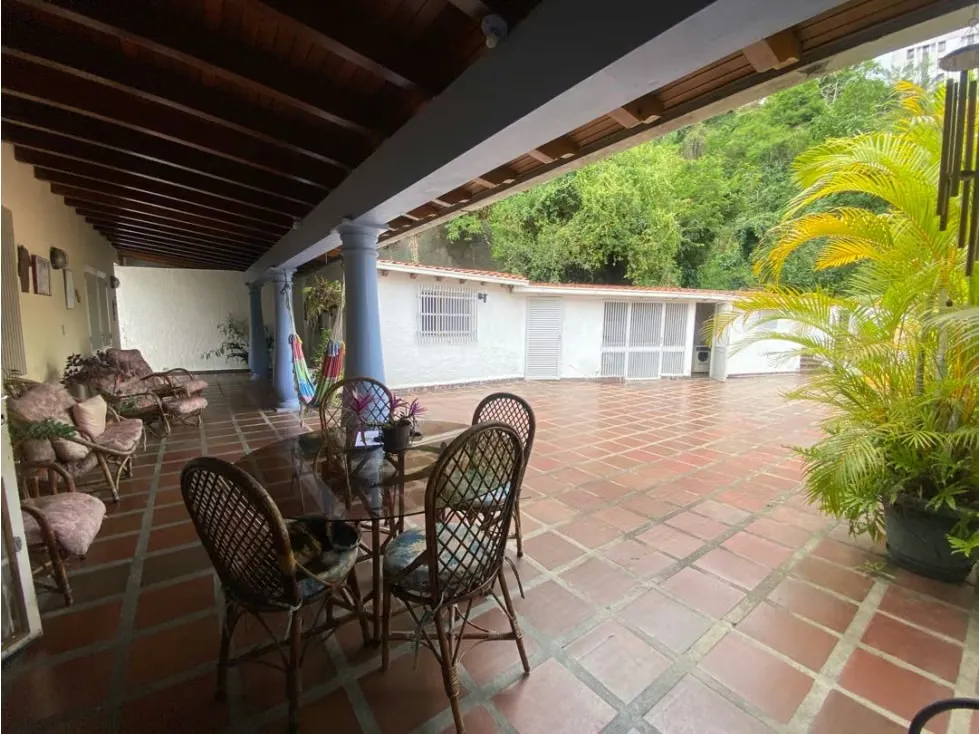 Linda Casa En Venta En Colinas de Tamanaco 630m2. 3H+S.4B.6E - 23