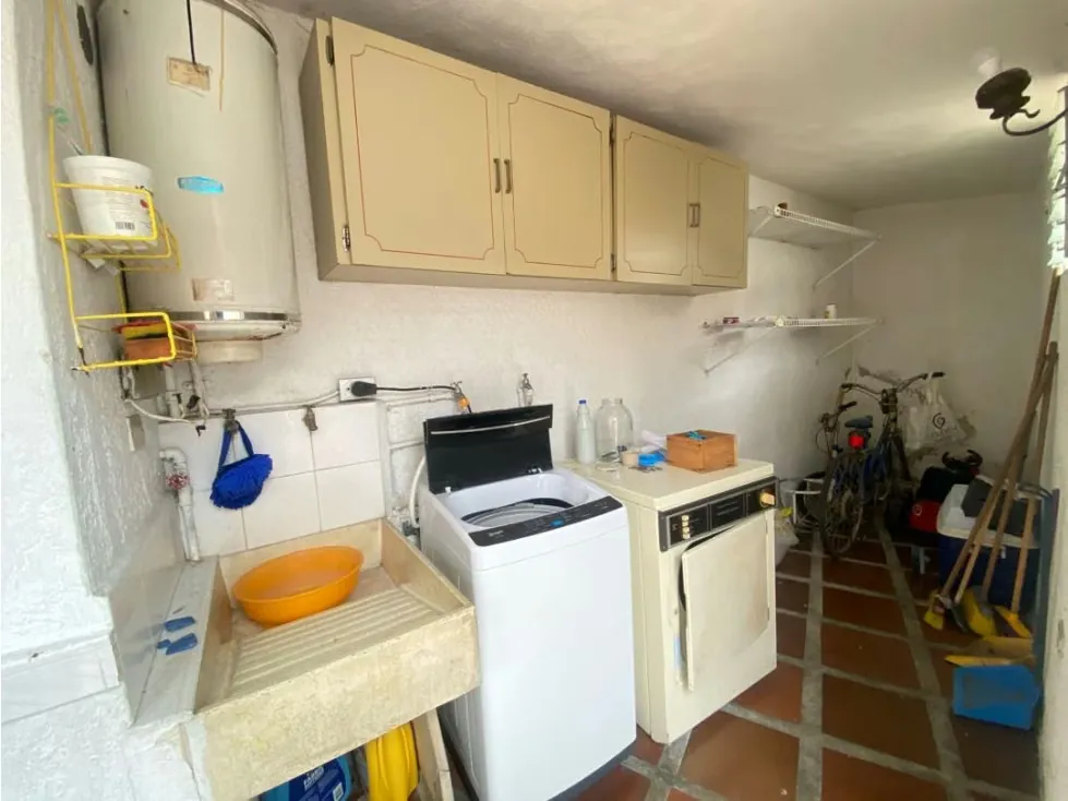 Linda Casa En Venta En Colinas de Tamanaco 630m2. 3H+S.4B.6E - 28